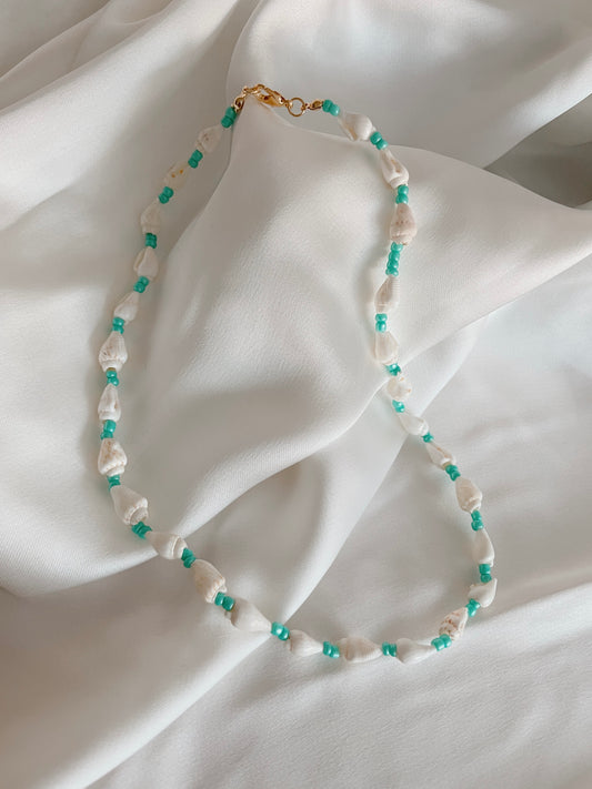 ISLA TURQUOISE - seashell necklace with turquoise beads