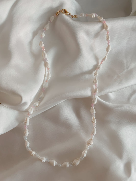 ISLA PINK/WHITE - seashell necklace with pink & white beads