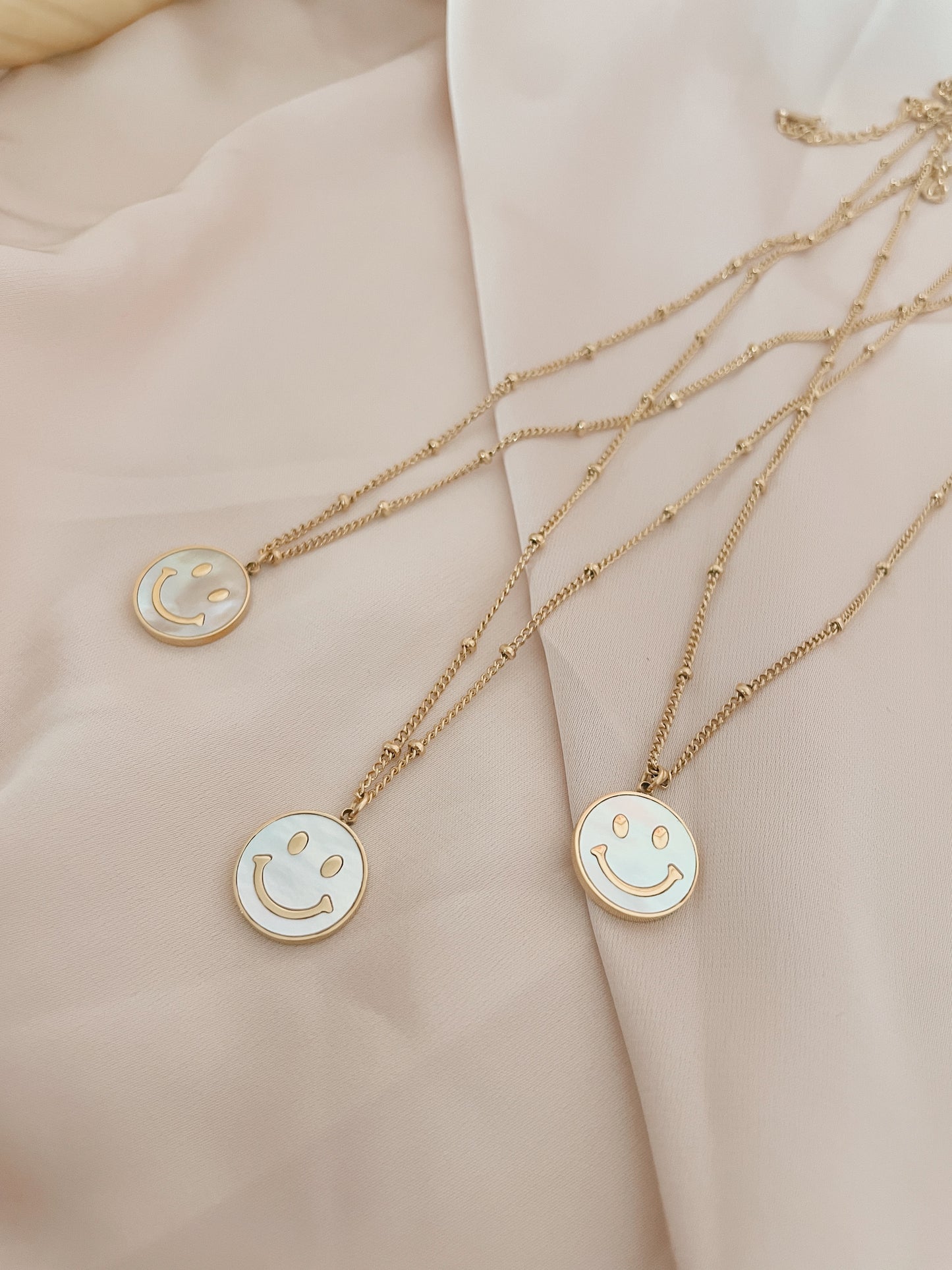 PEARL SMILEY - 18k gold plated necklace with pearl smiley charm