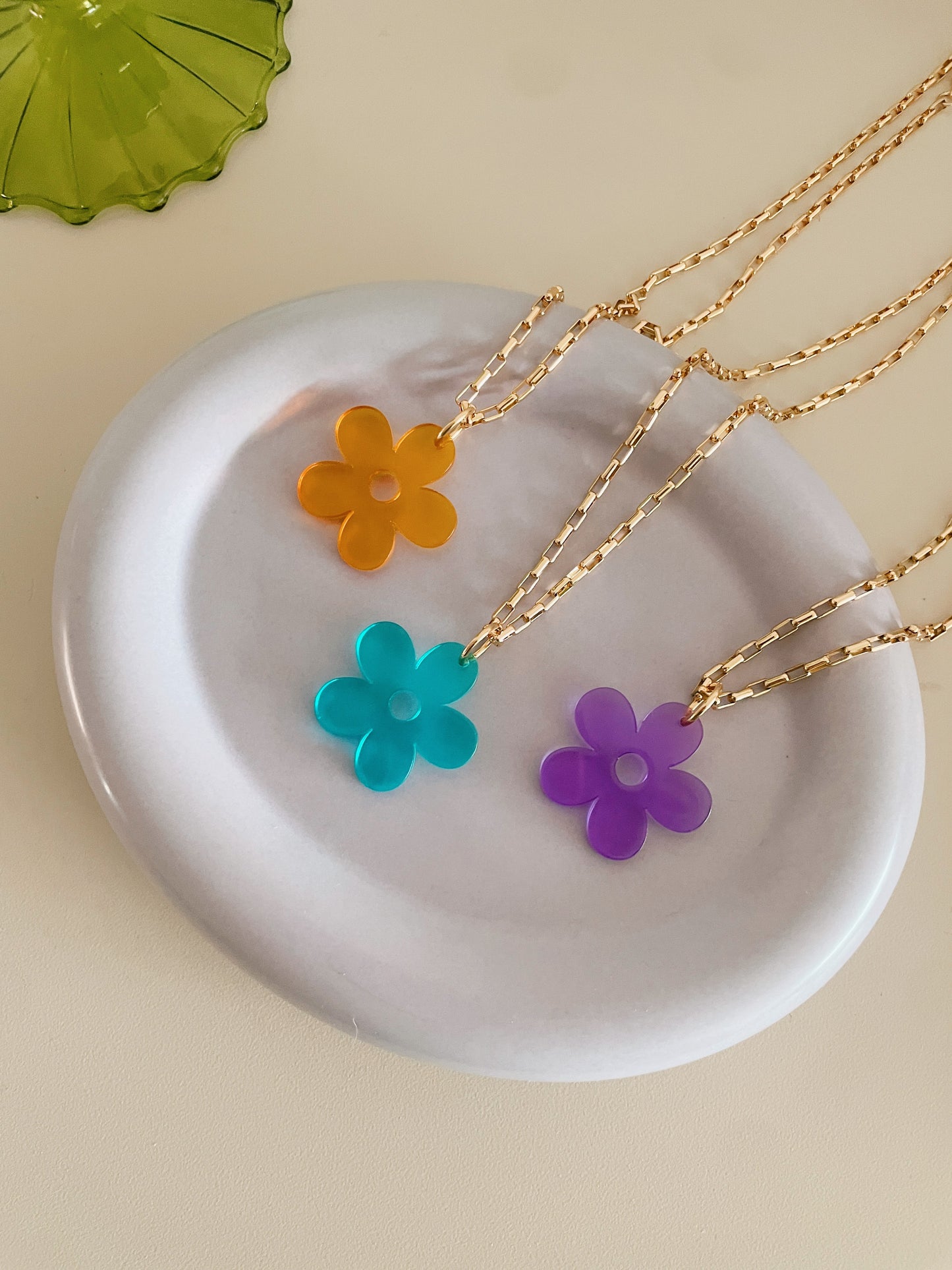 LIZZIE - 14k gold-plated chain necklace with flower charm